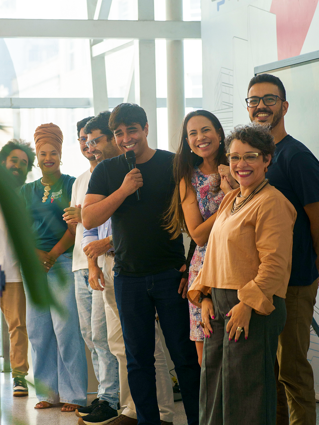 Fábio Cerqueira com parceiros da Preveja no Hub Salvador